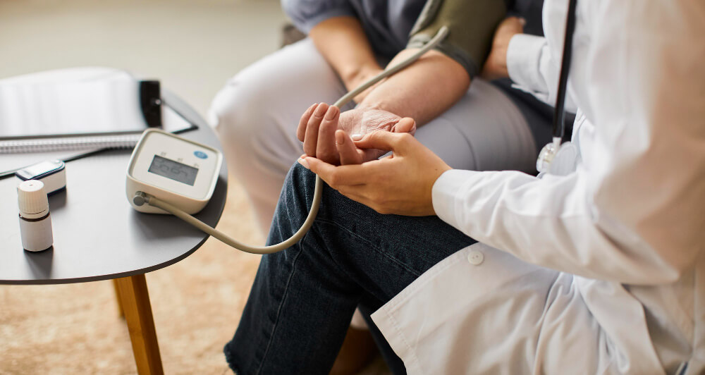 Hipertensão: Sintomas, Riscos e Quando Procurar um Cardiologista